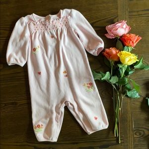 Adorable one piece/romper 6-12 months